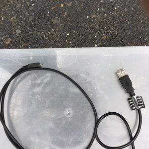 Variety of 4 chargers Samsung Android see pics